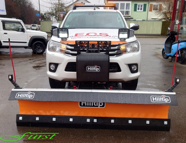 HILLTIP SnowStriker 2100-SP gerades Schneeschild in Orange an Toyota Hilux